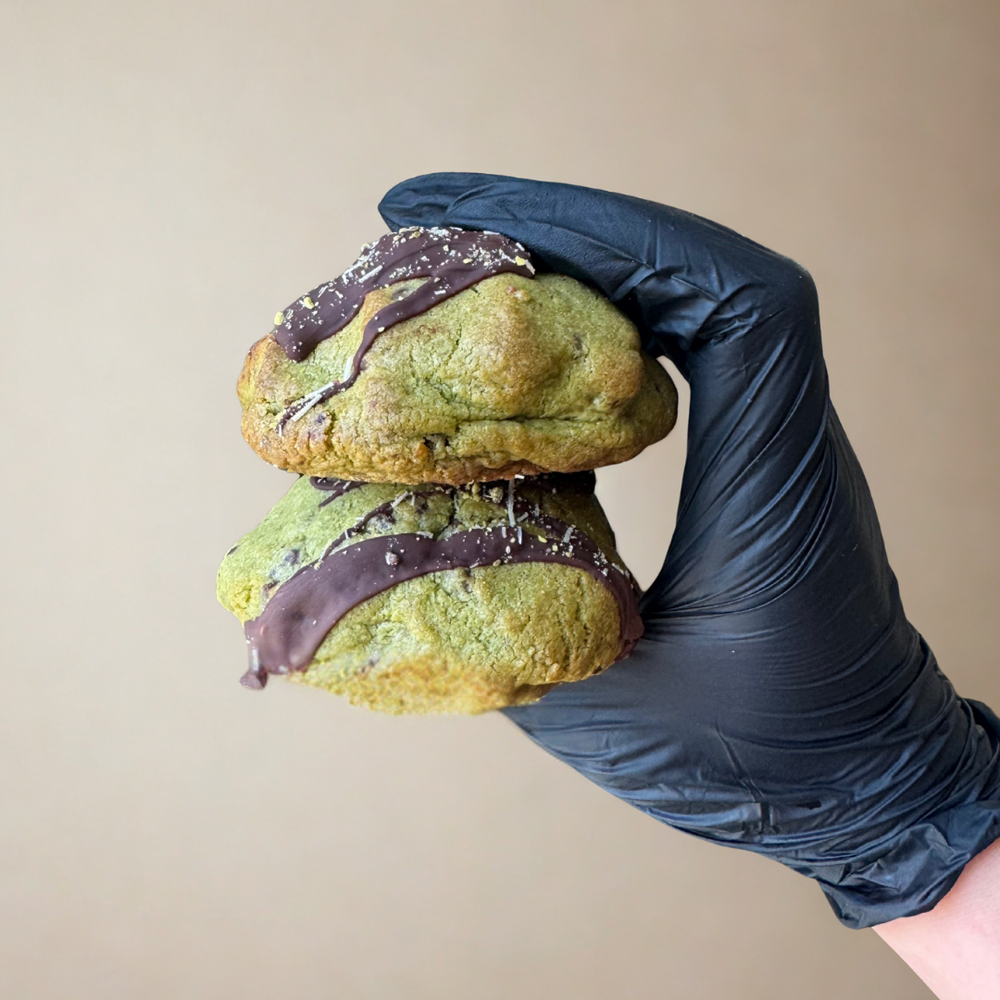 DUBAI CHOCOLATE MOOKIE (MACARON-STUFFED COOKIE)